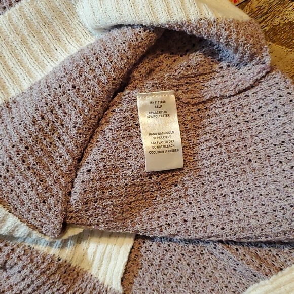 BNWT Fate Blush Purple And Cream Sweater Size S. - Picture 6 of 6